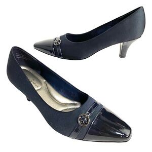 AMELIA GRACE Shoes Navy Blue Size 6 Low Heel Pumps Fabric Patent Buckle